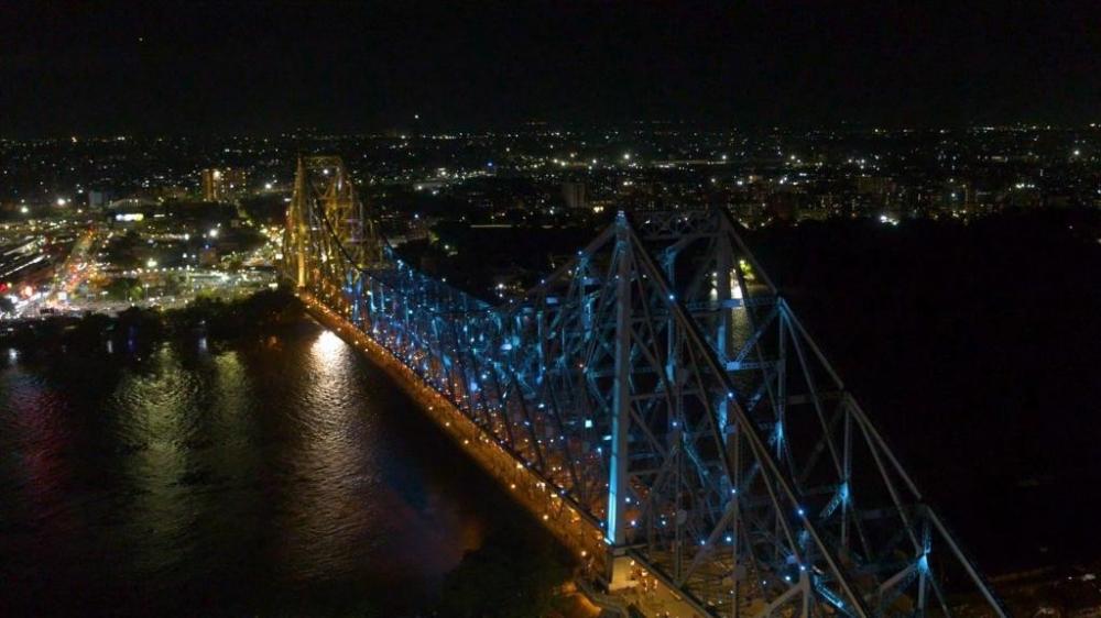 The Weekend Leader - Howrah Bridge dazzles in Olympic colours
